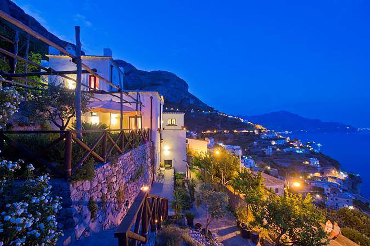 L'Antico Borgo Dei Limoni Bed & Breakfast Amalfi Bagian luar foto